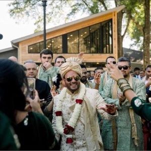 Meet your Posher, Amar